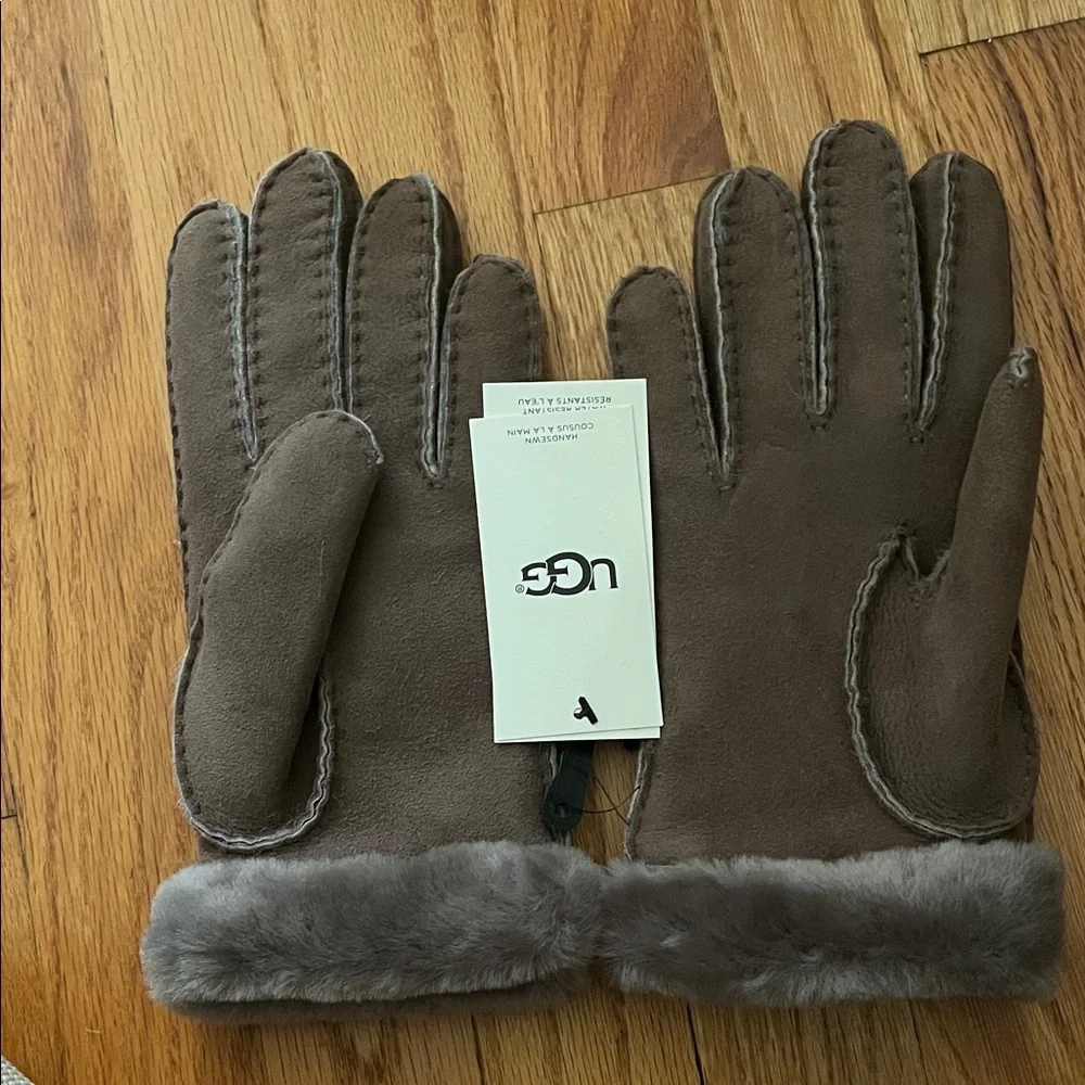 Ugg Sheepskin Gloves With Fur